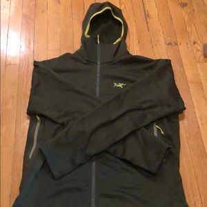 Arc’teryx Delta LT Hoody - green men’s XL